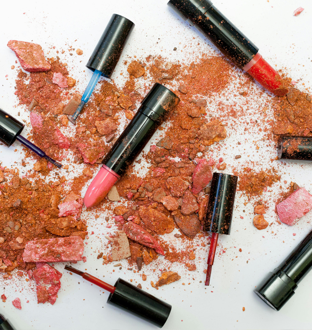 If you want lipstick to help you look beautiful, you first need to find a suitable nest for it